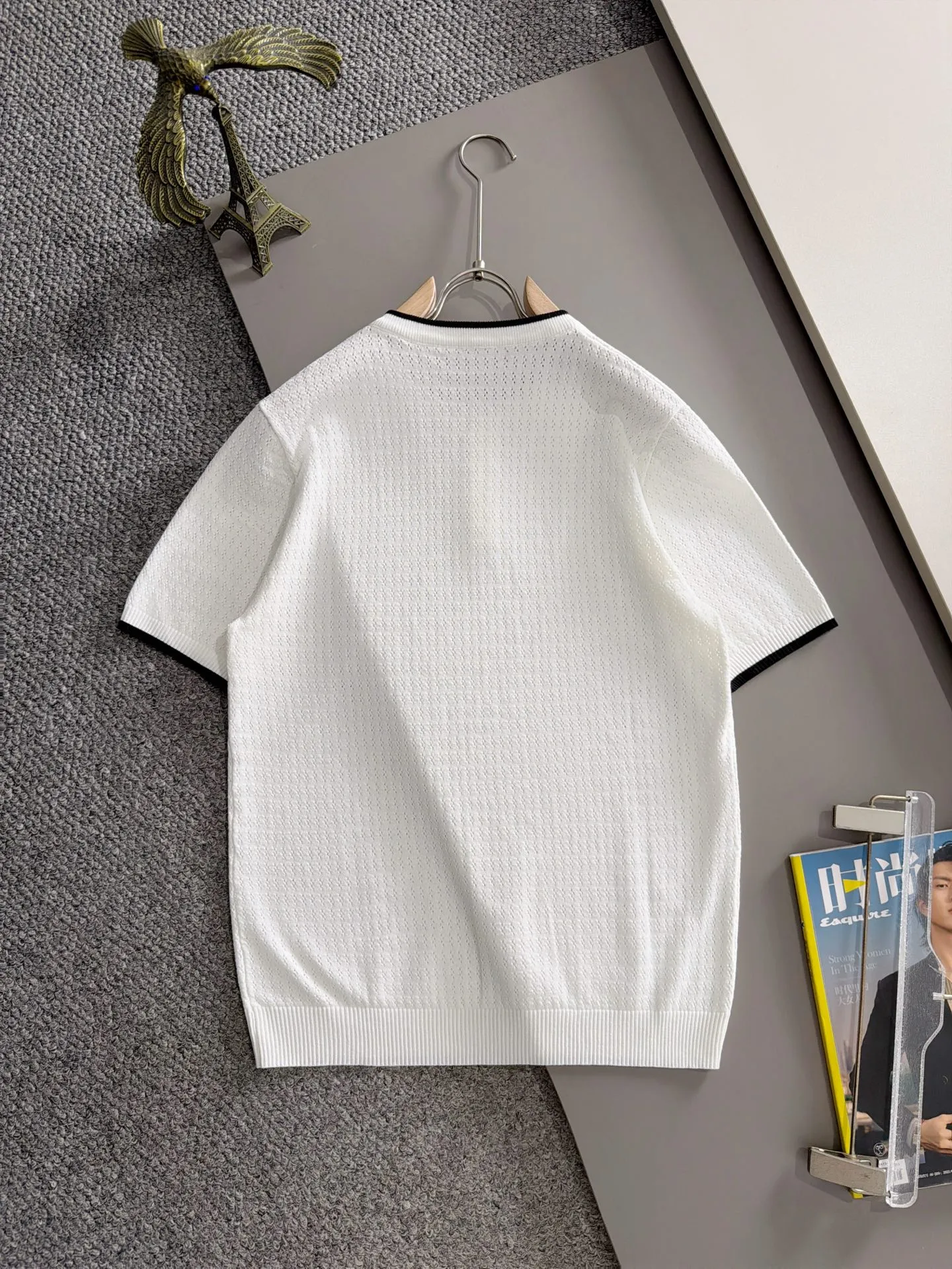 LP high quality Loro Piana 26ss New Arrival men's short-sleeved T-shirt. Made of combed cotton yarn knitted cotton fabric, no pressure when entering and exiting the counter. Exclusive control of raw materials. It feels substantial when weighed, and the upper body is more textured than ordinary T-shirts. This texture can handle the weather easily and is suitable for both hot and cold! Loose fit design, looks noble. The only correct version is available Size: M to 3XL